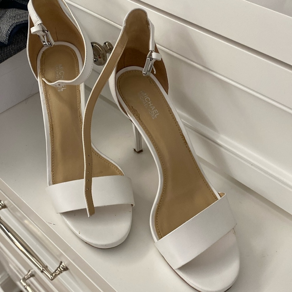Michael kors heels 9 white